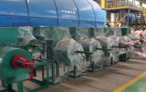 尼日利亞客戶參觀河南國瑞油脂非洲海外倉，現(xiàn)場驗機(jī)單螺旋棕櫚榨油機(jī)！現(xiàn)場付款！
